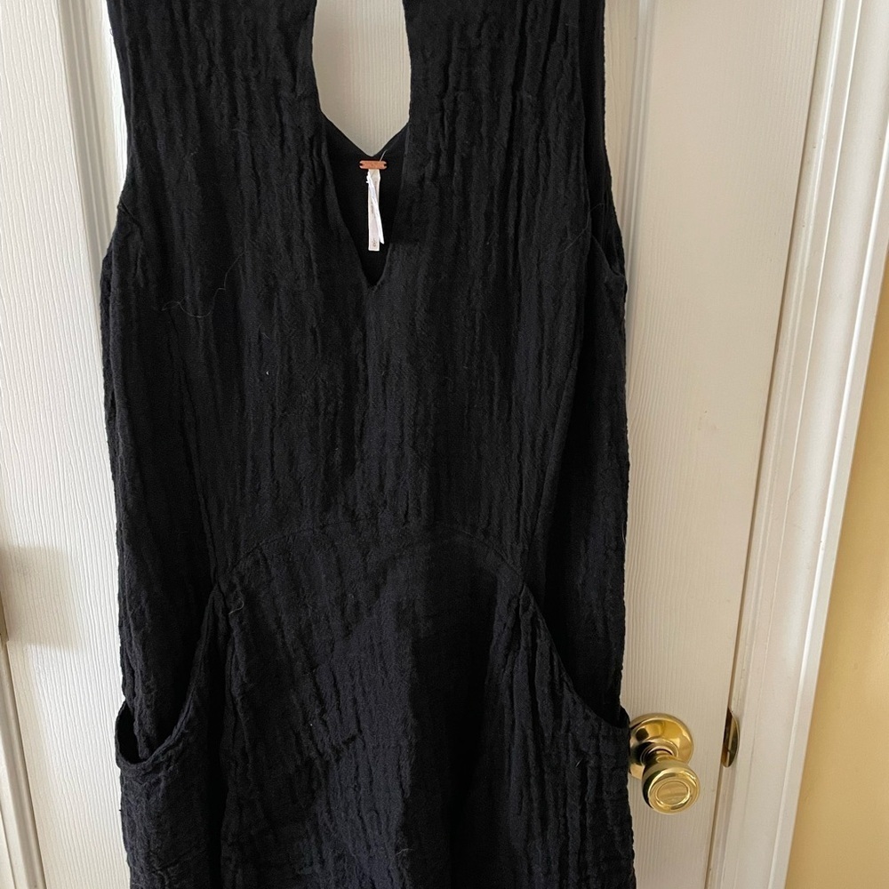 🖤 Free People Black Sleeveless Textured Shift Dress with Pockets – L/G 🖤